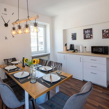 Bessa Homes 6 Personen 2 Schlafzimmer, 3 King Size, Betten, Balkon, Kueche Haag in Oberbayern 외부 사진