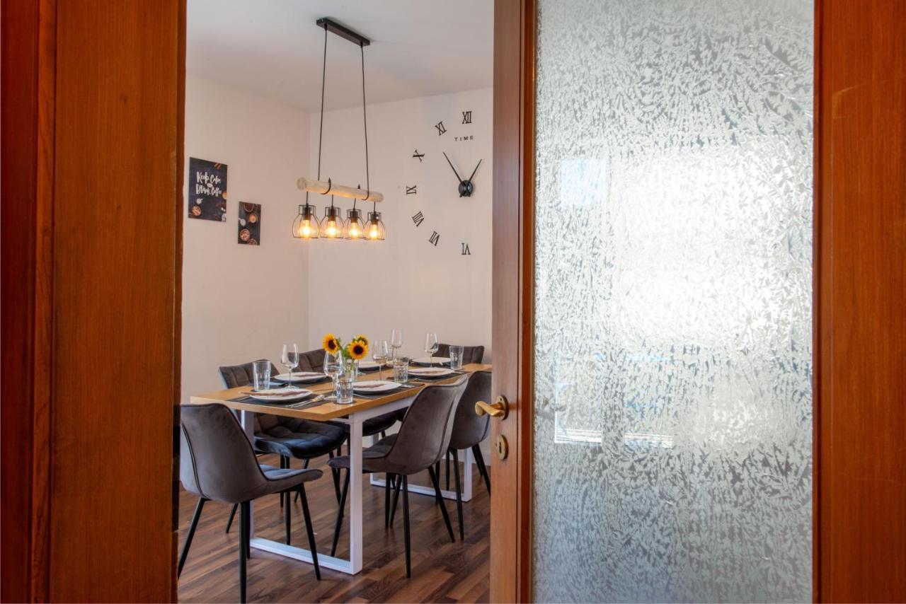 Bessa Homes 6 Personen 2 Schlafzimmer, 3 King Size, Betten, Balkon, Kueche Haag in Oberbayern 외부 사진