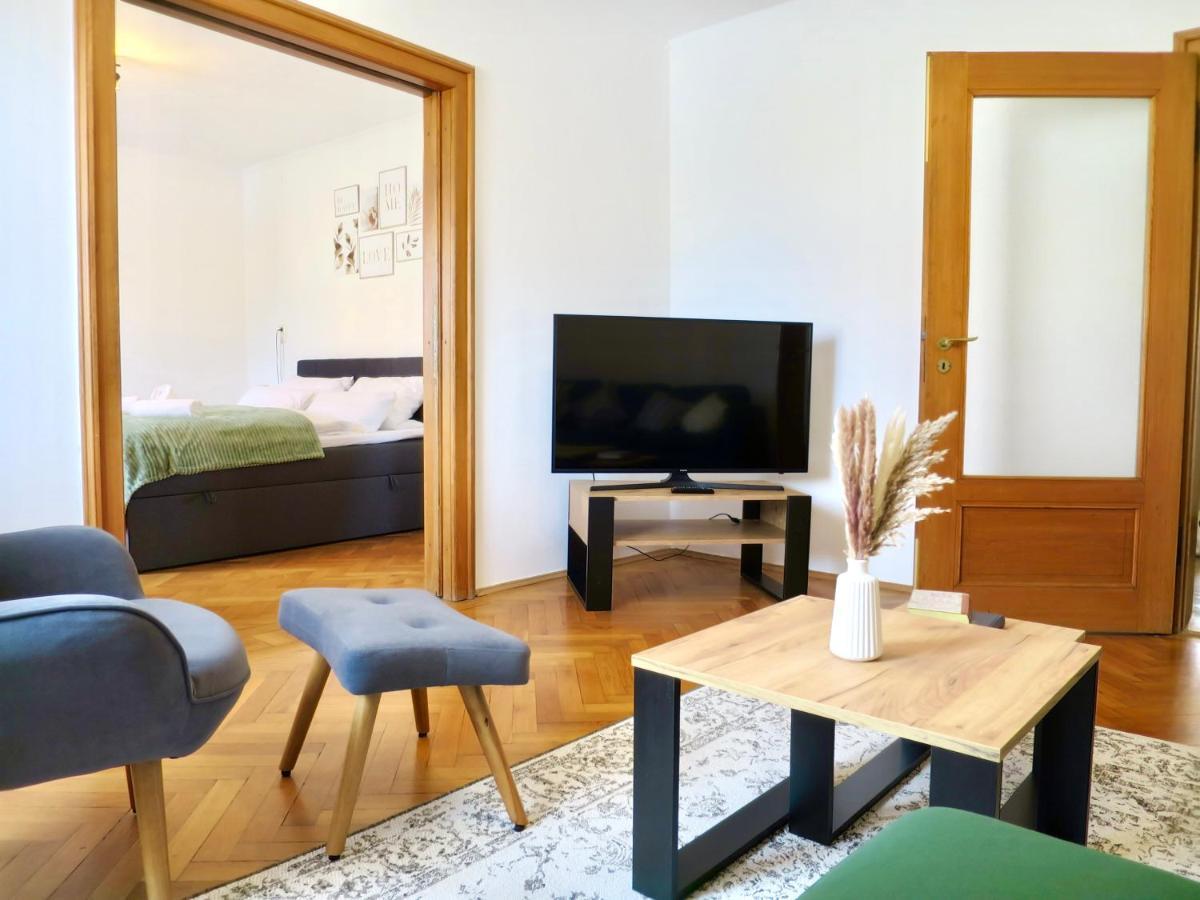 Bessa Homes 6 Personen 2 Schlafzimmer, 3 King Size, Betten, Balkon, Kueche Haag in Oberbayern 외부 사진